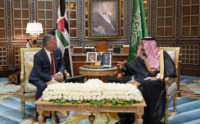 الملك وخادم الحرمين الشريفين يعقدان مباحثات في الرياض