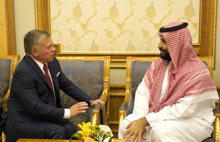 الملك يلتقي ولي العهد السعودي ويحضر جانباً من مؤتمر مبادرة مستقبل الاستثمار