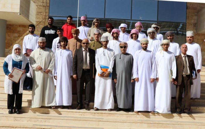 لقاء في "عمان العربية" لبحث شؤون الطلبة العُمانيين