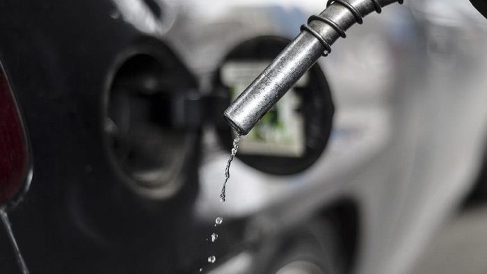 الشوبكي يؤكد سوء نوعية البنزين المستورد .. ويبين اسباب الشكاوى