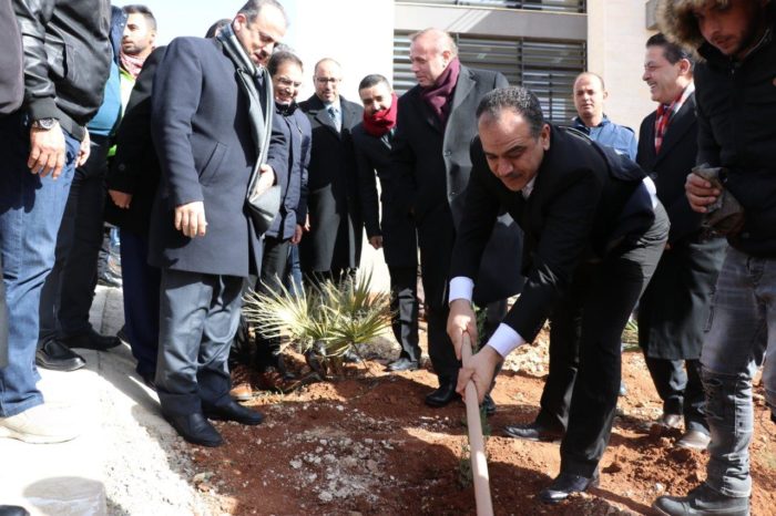 وزير الزراعة يرعى احتفال "جامعة عمان العربية" بيوم الشجرة