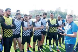 مدرب منتخب الكرة يؤكد ثقته باللاعبين استعدادا لملاقاة فيتنام
