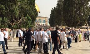 وزير الأوقاف الفلسطيني يندد باقتحام قائد شرطة الاحتلال بالقدس للأقصى