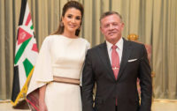 الملك والملكة يغادران أرض الوطن