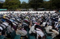 نيوزيلندا ترفع الآذان وتقف في صمت في أول جمعة بعد مجزرة المسجدين