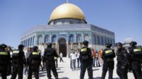 مفتي القدس يدين ملاحقة الاحتلال للمصلين في “الأقصى”