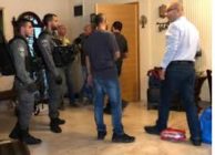 الاحتلال يعتقل وزير شؤون القدس